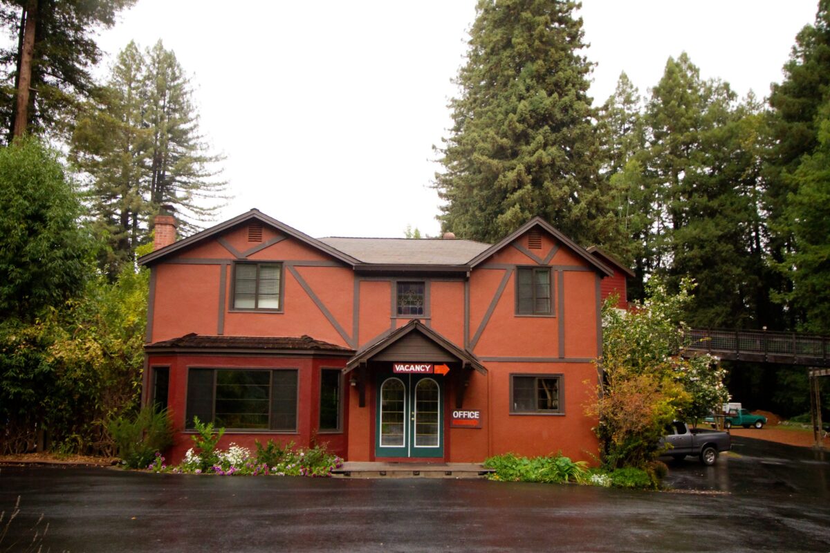 FPO: Creekside Inn Office